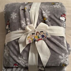60 x 90 inches Twin Peanuts blanket